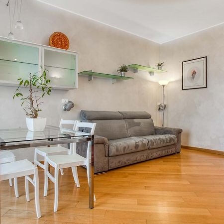 米兰Joivy Vibrant Flat With Balcony公寓 外观 照片